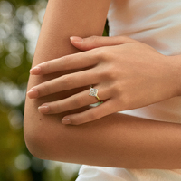 Roman Column Elegance: 18K Gold Princess-Cut Diamond Ring with Four-Prong Setting
